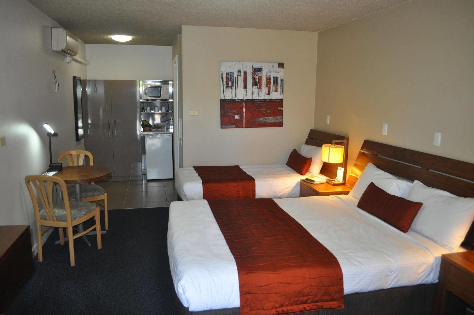 In Town Motor Inn Тари Экстерьер фото