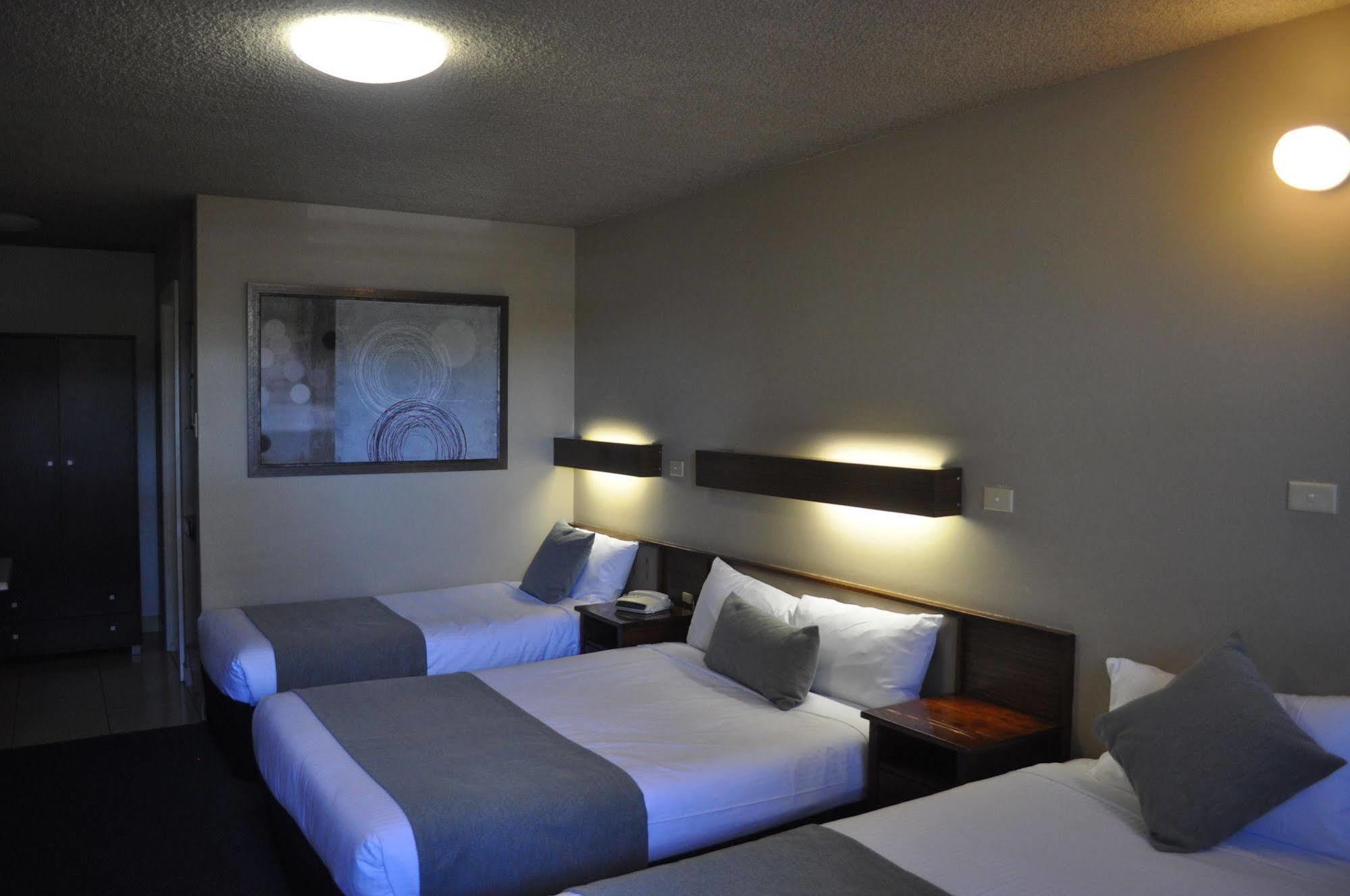 In Town Motor Inn Тари Экстерьер фото