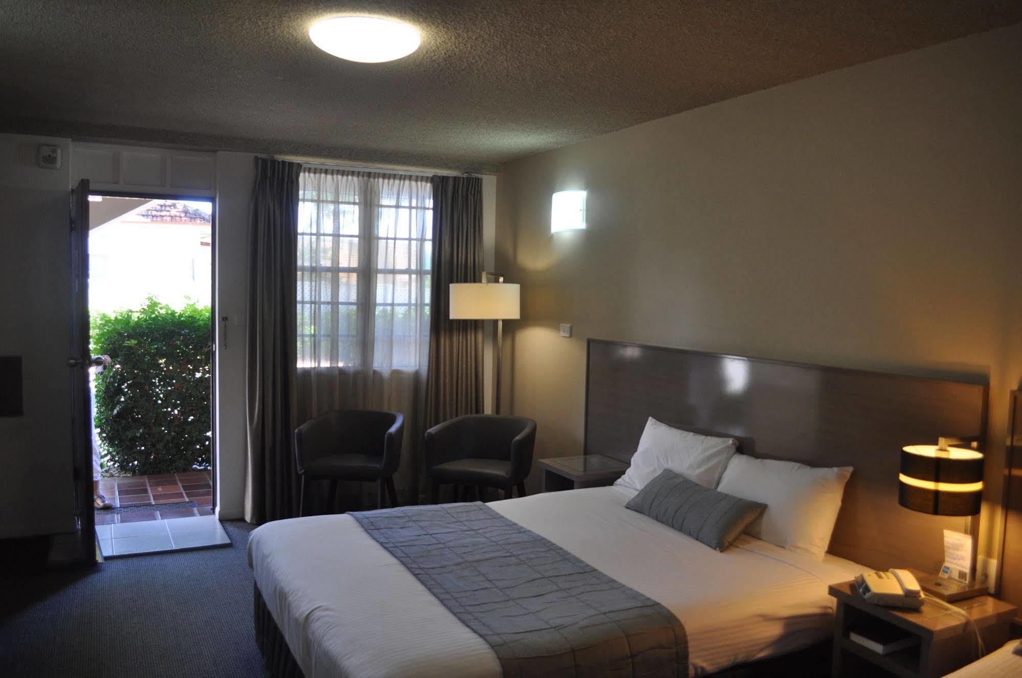 In Town Motor Inn Тари Экстерьер фото