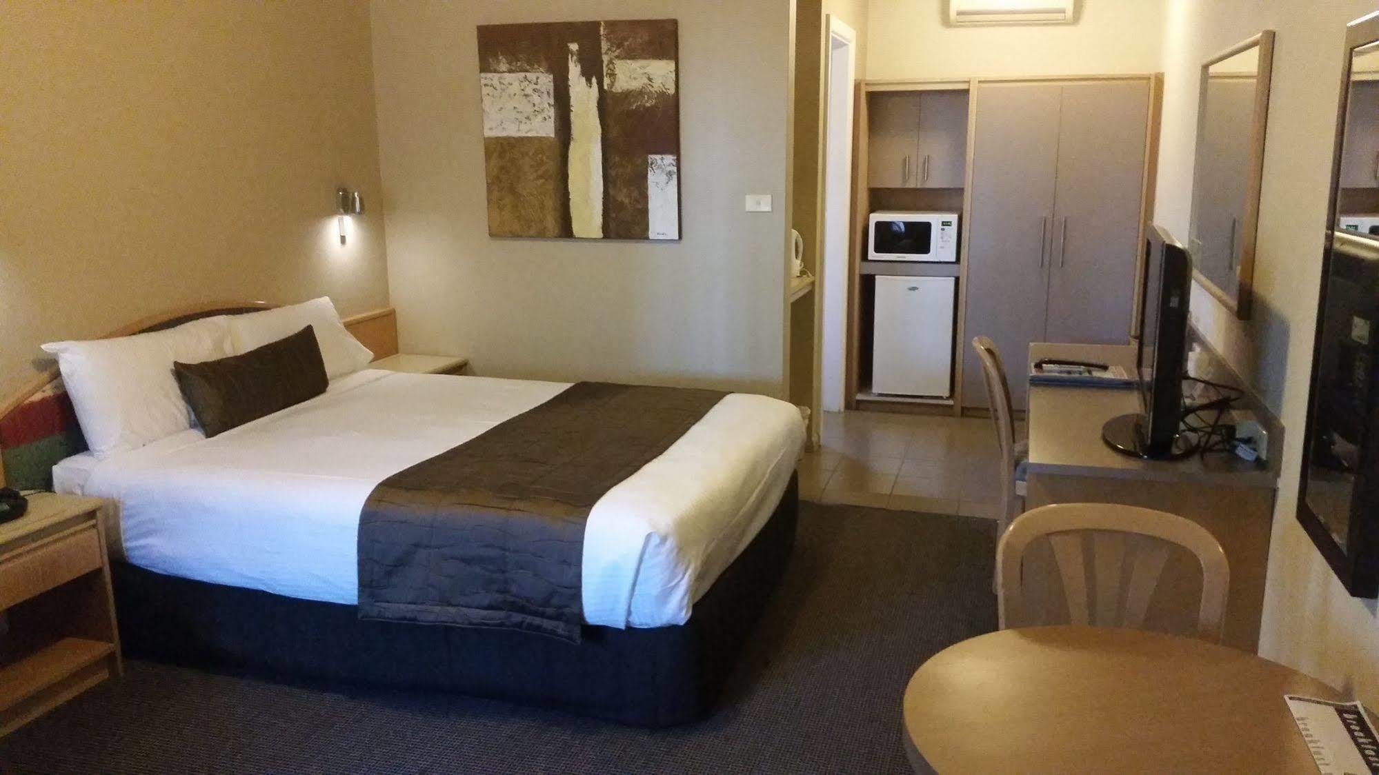 In Town Motor Inn Тари Экстерьер фото